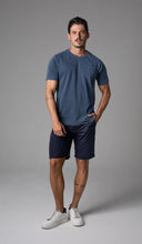 Carregar imagem no visualizador da galeria, T-Shirt Manga Curta Gola Careca Tinturada Com Bordado
