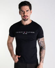 Carregar imagem no visualizador da galeria, Kit 2 Camisetas Tommy Hilfiger 1985
